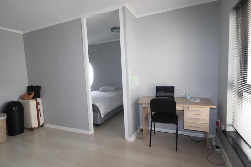 To Let 1 Bedroom Property for Rent in Claremont Western Cape